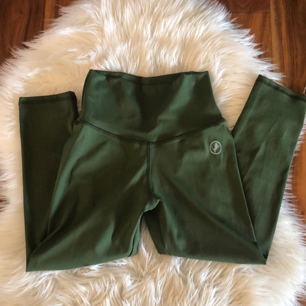 High-Waist Olive Green Scrunch Seam Leggings - Picture 7 of 8